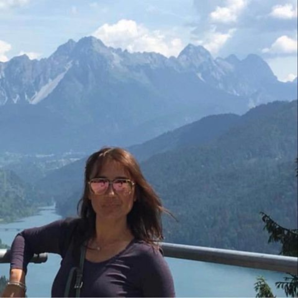Meet your Posher, Roxandra